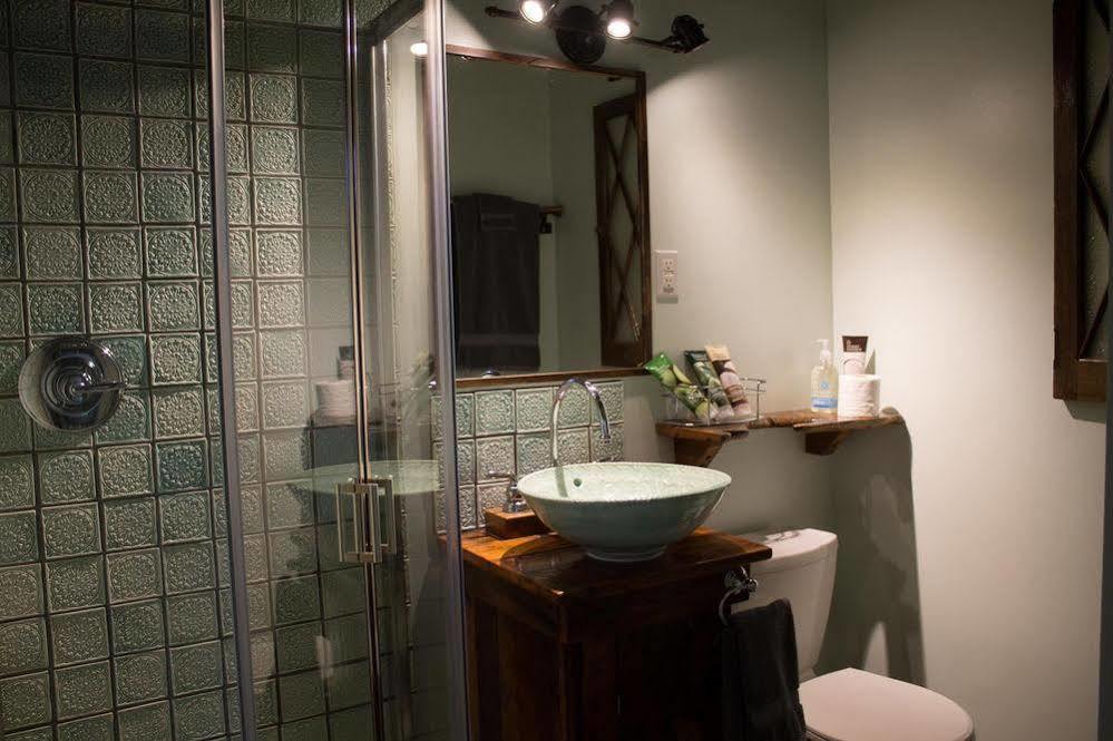 Carrying Place Owl'S Nest Suites المظهر الخارجي الصورة